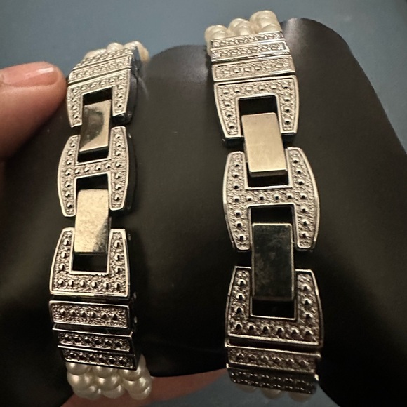 Vintage Croton Silver Watch and Bracelet with Pearl Accents - Picture 9 of 9